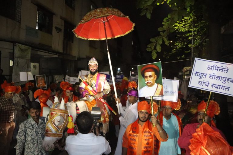 वाचन संस्कृतीचा संदेश देत पुण्यात शोभायात्रा