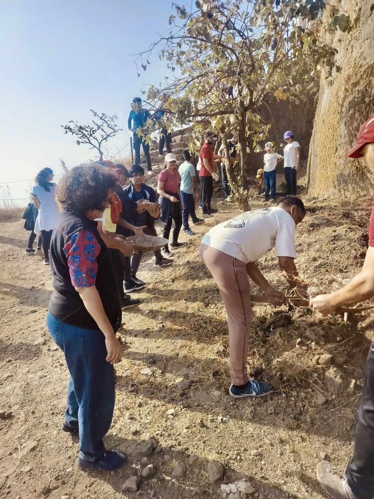 शिवदुर्ग संवर्धन मोहिमे’अंतर्गत तिकोणा गडावर श्रमदान