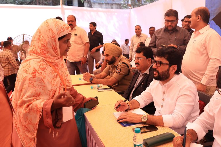 खासदार जनसंपर्क सेवा अभियानाला पुणेकरांचा उत्स्फूर्त प्रतिसाद