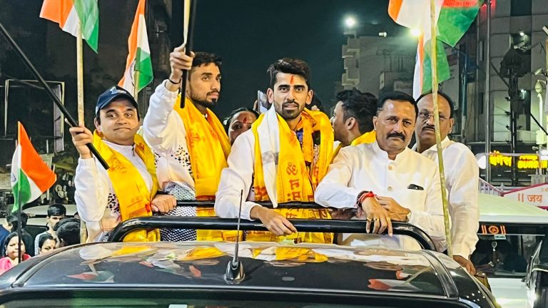 खो-खो वर्ल्डकप विजेत्या भारतीय संघातील खेळाडूंचे पुण्यात जंगी स्वागत