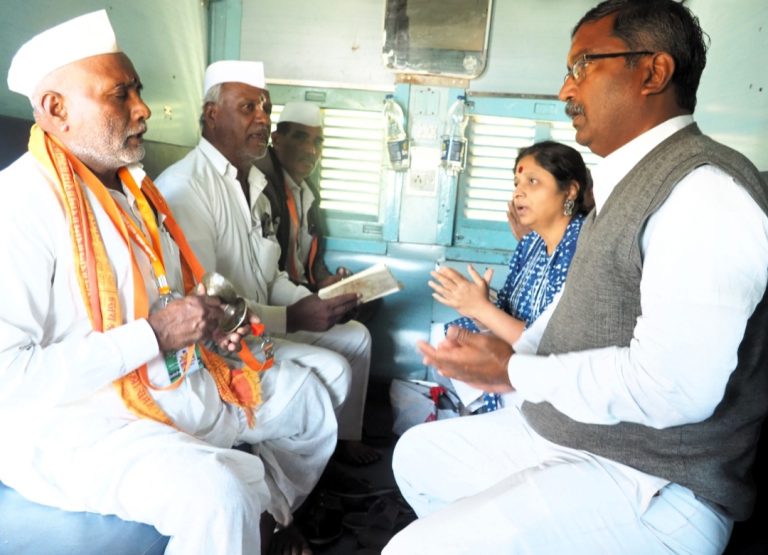 पुणे ते दिल्ली आणि दिल्ली ते पुणे प्रवासादरम्यान मराठी साहित्य, कला, संस्कृतीचा जागर