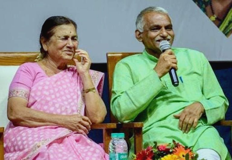 डॉ. मंदाकिनी व डॉ. प्रकाश आमटे यांना ‘एआयबीडीएफ’तर्फे गोंदण पुरस्कार जाहीर