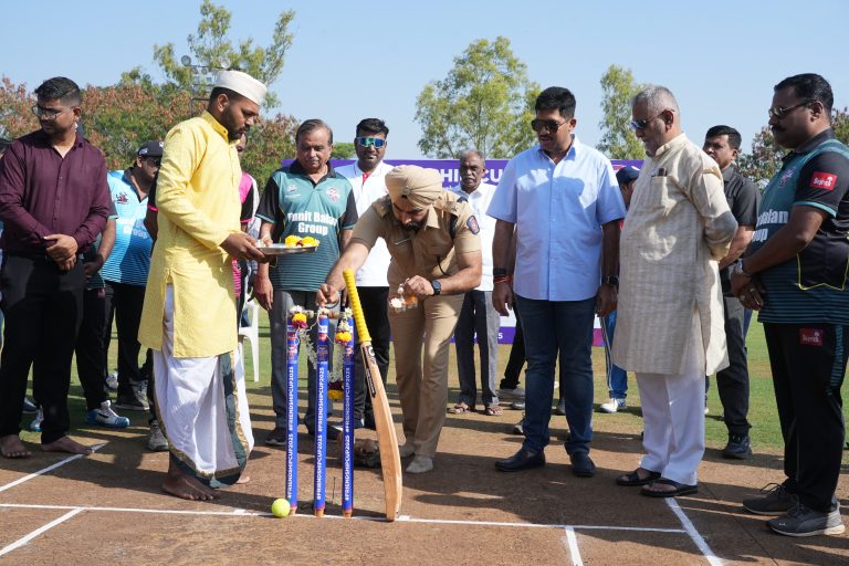 पुनित बालन ग्रुप आयोजित चौथी ‘फ्रेंडशिप करंडक’ स्पर्धेचे उद्घाटन