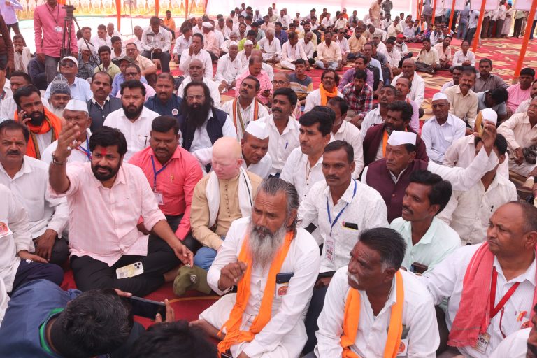 औरंगजेबाने जेवढे लोक मारले, त्यापेक्षा अधिक लोक आज राज्य सरकारच्या चुकीच्या धोरणाने मरताहेत: बच्चू कडू