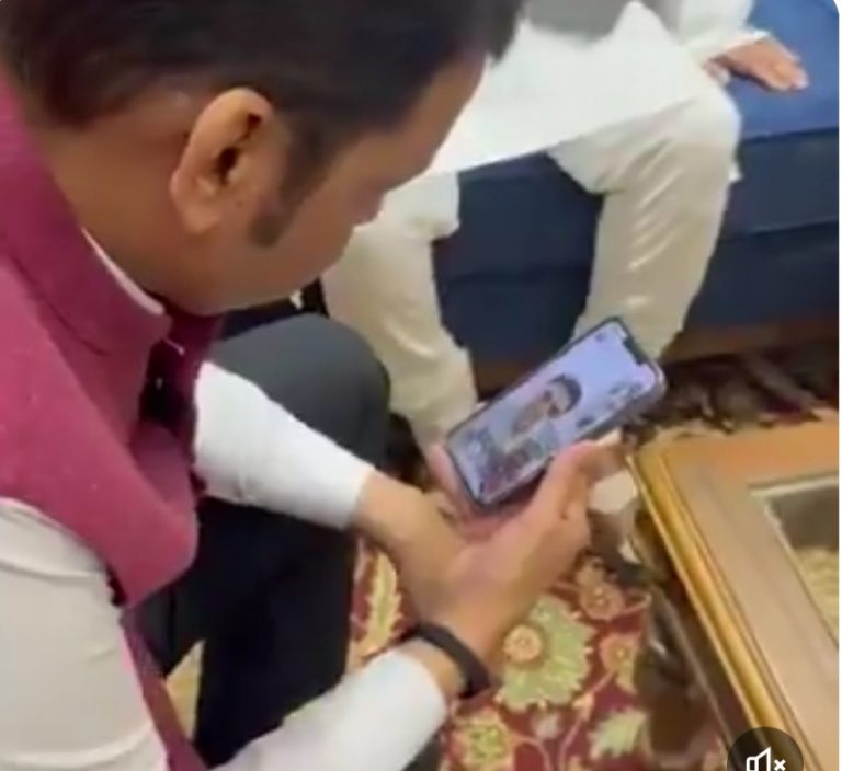 Nagpur Violence: कुऱ्हाडीने हल्ला झालेल्या पोलीस उपायुक्तांशी मुख्यमंत्र्यांचा व्हिडीओ कॉलद्वारे संवाद