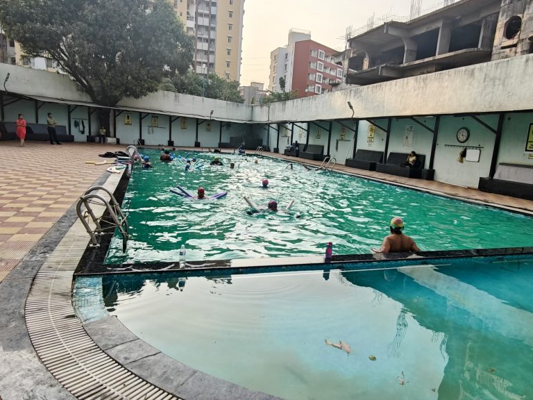 पुणे महानगरपालिकेच्या जलतरण तलावावर प्रशिक्षण घेत आहेत राष्ट्रीय स्तरावरील खेळाडू