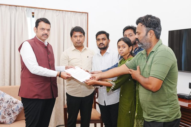 आमदार अमित गोरखे आणि भिसे कुटुंबाने घेतली मुख्यमंत्री फडणवीसांची भेट