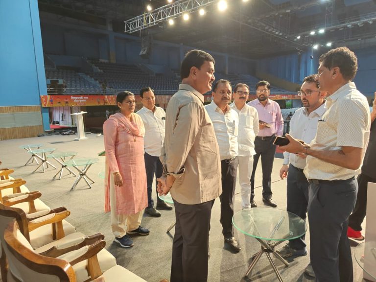 शिवछत्रपती राज्य क्रीडा पुरस्कार वितरण समारंभ स्थळाची क्रीडा मंत्री दत्तात्रय भरणे यांच्याकडून पाहणी