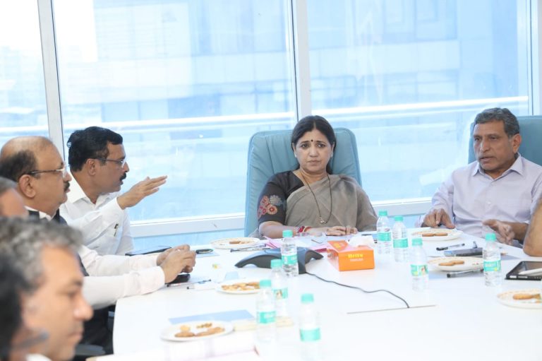 राज्यमंत्री माधुरीताई मिसाळ यांच्या अध्यक्षतेखाली पुण्यातील पायाभूत प्रकल्पांचा आढावा