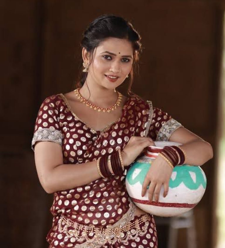 कृष्ण मुरारी… गौतमी भारी..!