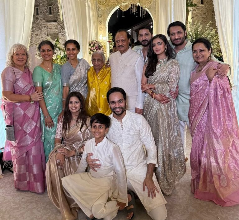 जय पवारच्या शाही साखरपुड्याला पवार कुटुंब एकत्र; सुप्रिया सुळे यांनी केले फोटो शेअर
