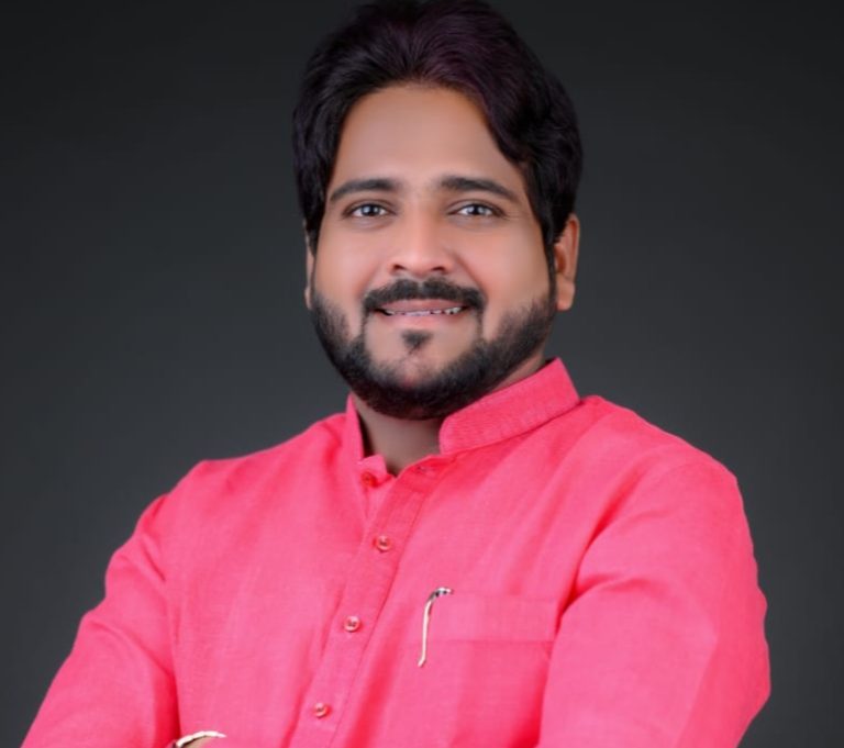 संग्राम थोपटे यांच्या राजीनाम्यानंतर काँग्रेसला दुसरा धक्का; रोहन सुरवसे यांचा पक्षाला रामराम