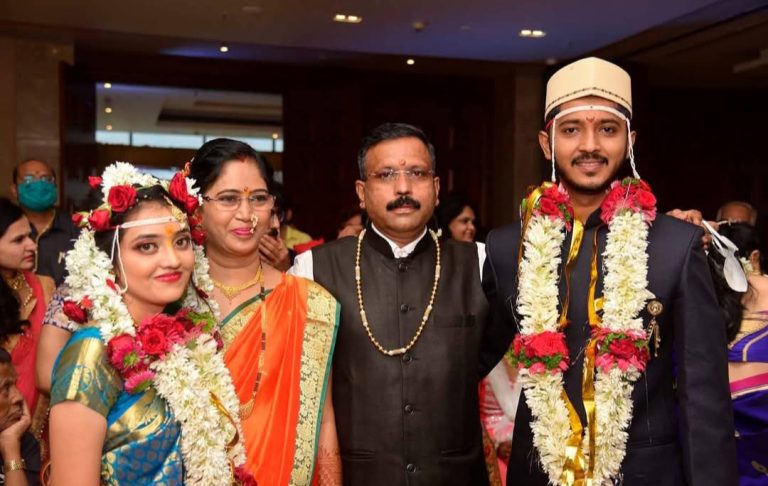 आमचा कौस्तुभ गेला.. आमचा आधार गेला.. गणबोटे कुटुंब भावुक….