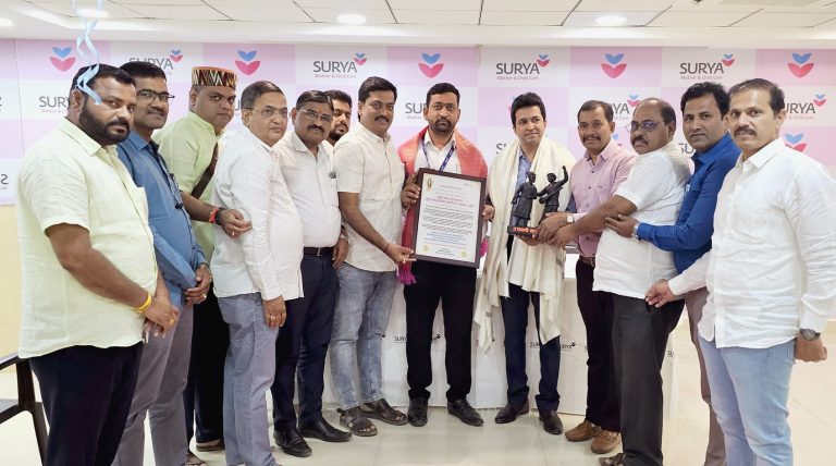 तनिषा भिसेंच्या बाळांवर उपचार करणाऱ्या सूर्या हॉस्पिटलचा स्वीय सहायकांतर्फे सन्मान