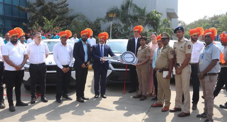 महिला, बालकांची सुरक्षा व आरोग्यासाठी गेस्टॅम्प ऑटोमोटिव्ह्स आणि  होप फाउंडेशन कडून गाड्यांचे वाटप