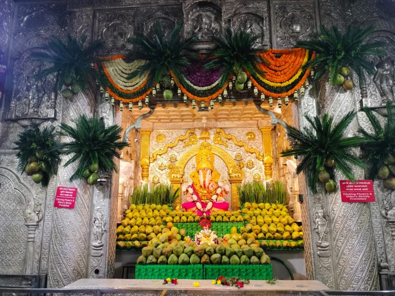 ५ हजार शहाळ्यांमध्ये ‘दगडूशेठ’ गणपती बाप्पा विराजमान