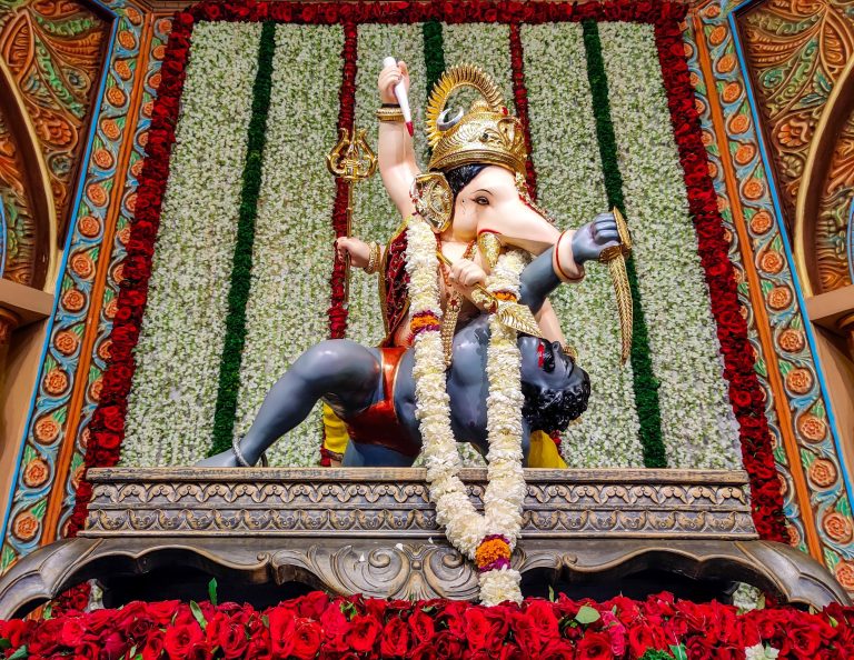 ‘श्रीमंत भाऊसाहेब रंगारी गणपती ट्रस्ट’च्यावतीने वासंतिक चंदन उटी सोहळ्याचे आयोजन