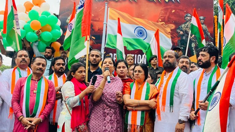 पहेलगाम हल्ल्यातील शहीदांना अभिवादन आणि लष्कराच्या पराक्रमाला सलाम करण्यासाठी पुण्यात ‘तिरंगा यात्रा’