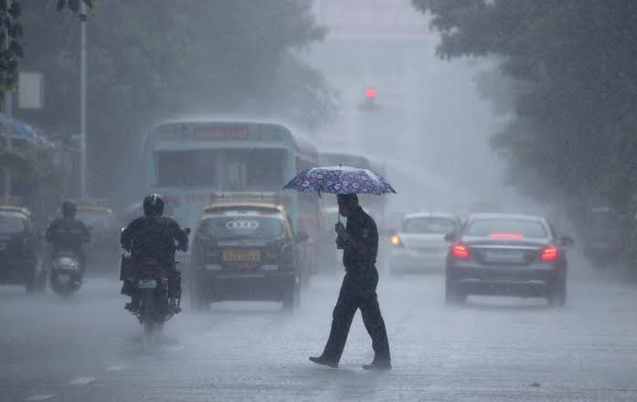Maharashtra Rain Update : नागरिकांनो काळजी घ्या…! राज्यात मुसळधार पावसाचा इशारा, ‘या’ जिल्ह्यांना ऑरेंज अलर्ट