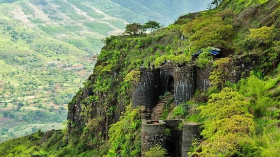 Sinhagad Fort : पुणेकरांसाठी आनंदाची बातमी…! सिंहगड किल्ला ५ जूनपासून पुन्हा खुला; पर्यटकांसाठी सज्ज