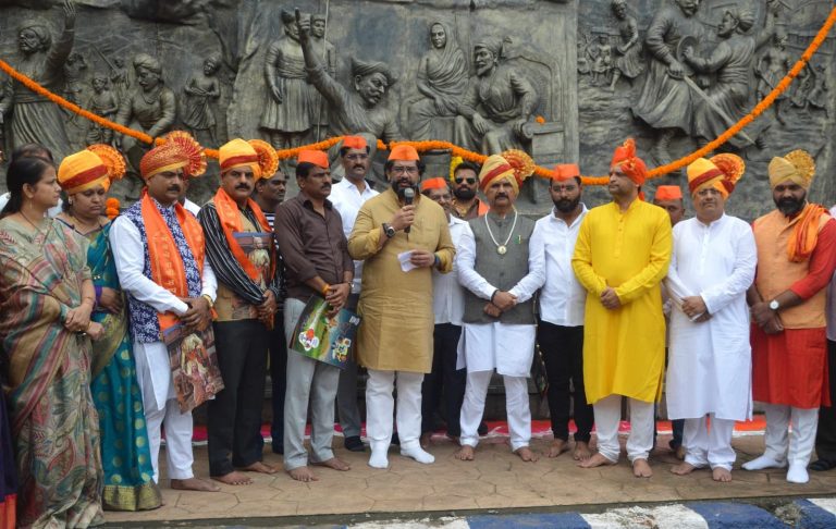 किल्ले सिंहगडावर वि.हिं.परिषदेतर्फे पालखी सोहळा थाटात