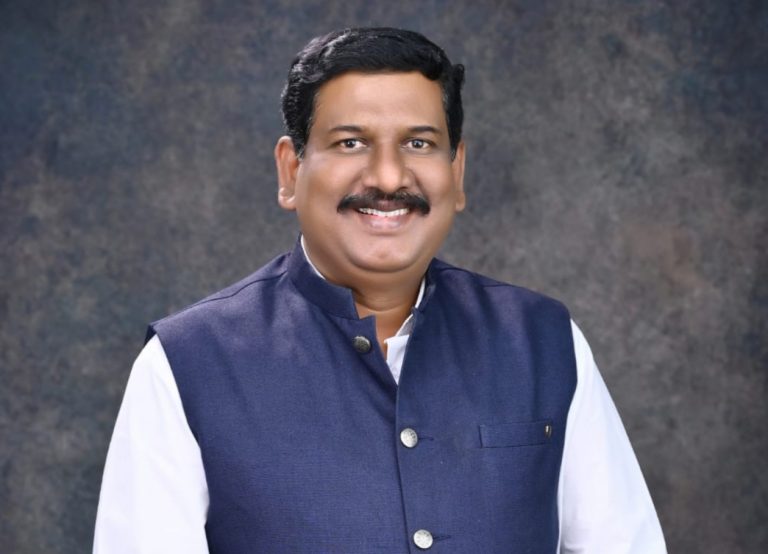 पुणे माध्यमिक शिक्षक, शिक्षकेतर पतसंस्थेच्या चेअरमनपदी शिवाजीराव खांडेकर