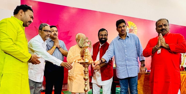 श्री सद्गुरू शंकर महाराज समाधी मठात सुवर्ण महोत्सवी रक्तदान शिबिराचे उद्योजक पुनीत बालन यांच्या हस्ते उद्घाटन