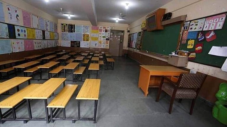 धक्कादायक खुलासा…! पुण्यातील 13 शाळा अनधिकृत, तर 24 शाळा चुकीच्या जागी; पालकांना सतर्कतेचा इशारा!