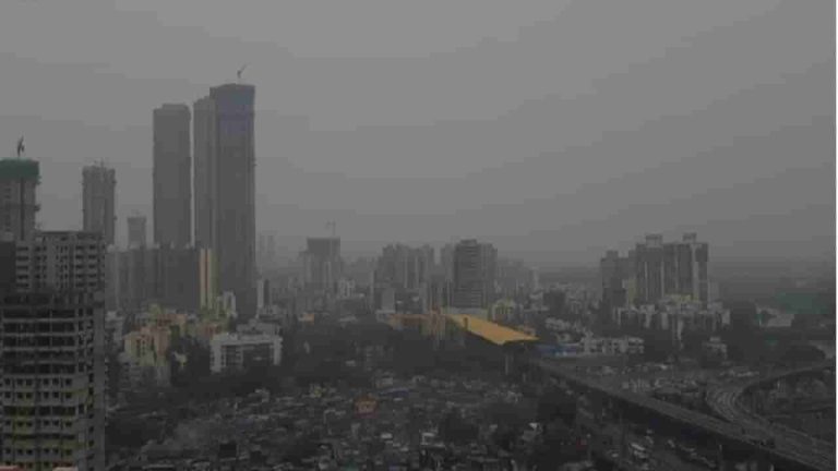 “महाराष्ट्रात पावसाचा धडाका ! मुंबई, ठाण्यासह कोकणात आज रेड अलर्ट, पुढचे 24 तास ठरणार निर्णायक”