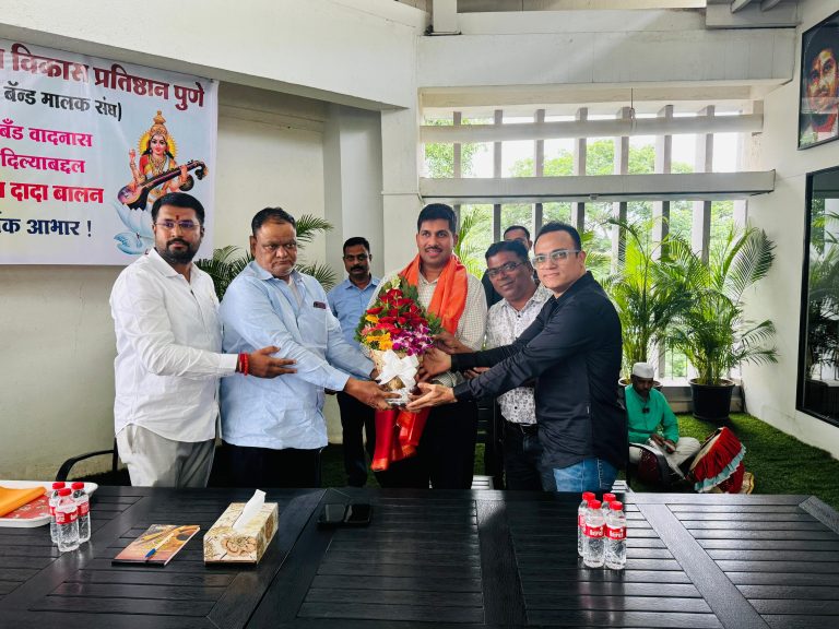 ‘बँड कला विकास प्रतिष्ठान’च्या वतीने पुनीत बालन यांचा सत्कार; डीजे मुक्त गणेशोत्सवाच्या भूमिकेचे स्वागत