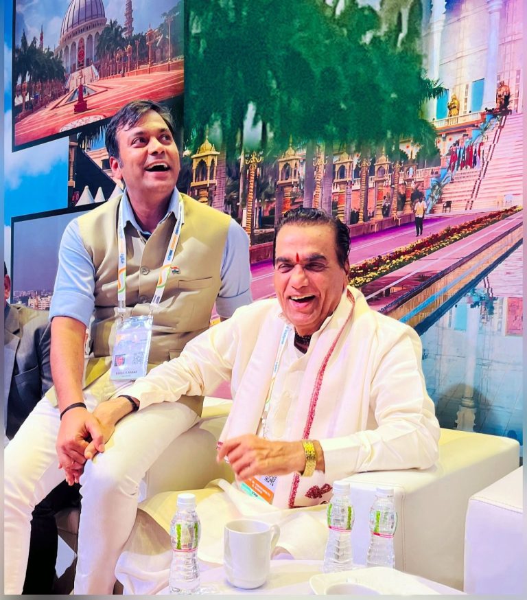 यूकेमध्ये विठ्ठल-रुख्मिणी मंदिराच्या उभारणीसाठी राहुल कराड यांचे ५० लाखाचे योगदान