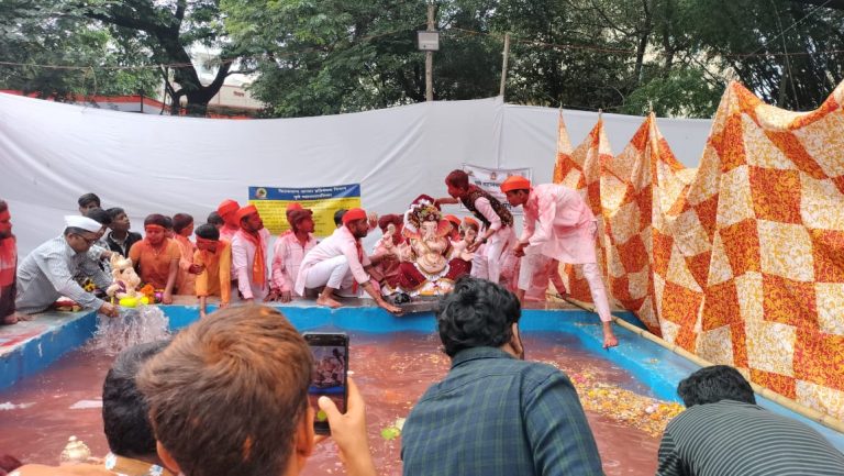 कोंढवा-येवलेवाडी क्षेत्रीय कार्यालयाच्या उत्तम नियोजनामुळे भक्तिमय वातावरणात गणेश विसर्जन