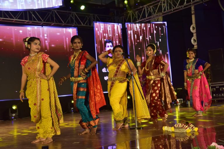 ३१व्या पुणे नवरात्रौ महोत्सवात सलग १२ तासांचा लावणी धमाका