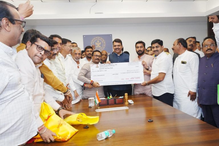 श्रीमंत दगडूशेठ हलवाई सार्वजनिक गणपती ट्रस्टकडून पूरग्रस्तांसाठी १ कोटींचा निधी