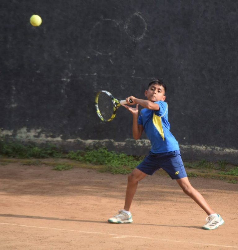 मल्हार सानपने दहा वर्षाखालील टेनिस स्पर्धेत अंतिम फेरी गाठली