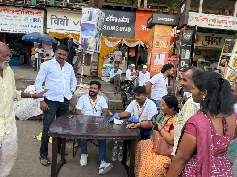 आरोग्य तपासणी शिबिरात नागरिकांचा उत्स्फूर्त प्रतिसाद;  चंद्रकांत पाटील यांच्या मार्गदर्शनाखाली समर्थ युवा फाउंडेशनचा उपक्रम