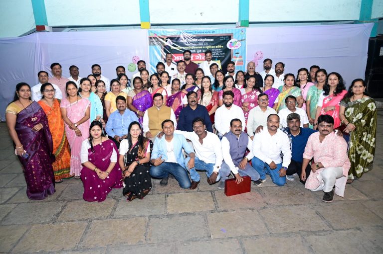 माजी विद्यार्थ्यांनी दिला जुन्या आठवणींना उजाळा; रावसाहेब पटवर्धन विद्यालयात माजी विद्यार्थी मेळावा