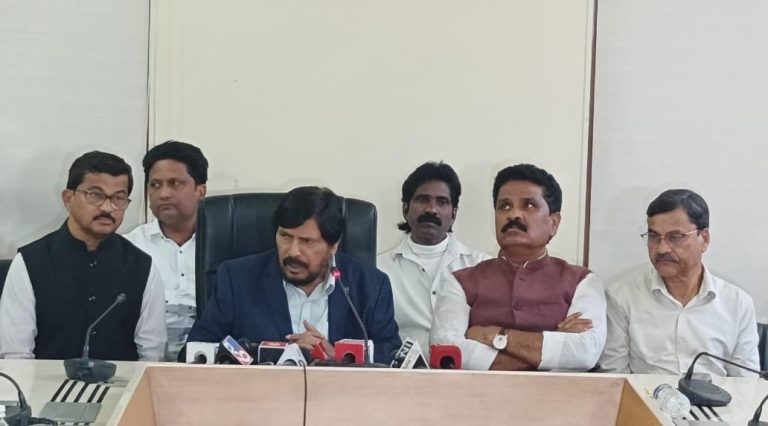 महायुतीचे रिपब्लिकन पक्षाकडे दुर्लक्ष; केंद्रीय सामाजिक न्याय मंत्री रामदास आठवले यांची खंत