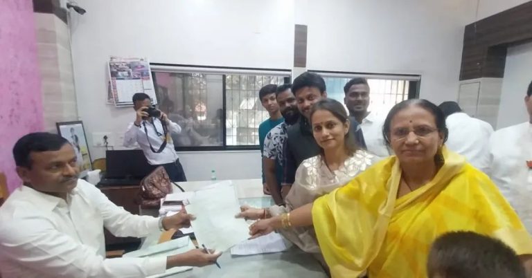 प्रभाग २२ मधून अर्चना तुषार पाटील यांचा उमेदवारी अर्ज दाखल