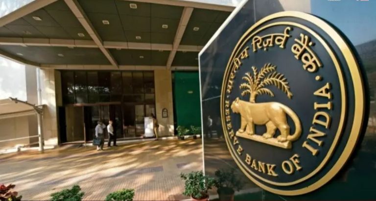 वाहनकर्जासह गृहकर्जाचा EMI कमी होणार; RBI चा मोठा निर्णय