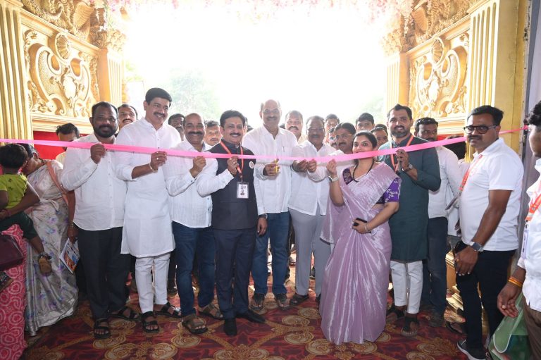 सोरतापवाडी येथे बळीराजा मोफत आरोग्य शिबिर; साडेचार हजार नागरिकांनी घेतला लाभ