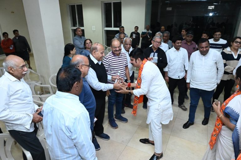 बाणेरमध्ये भाजपचा ‘सोसायटी टू सोसायटी’ प्रचार; नागरिकांचा उत्स्फूर्त प्रतिसाद !