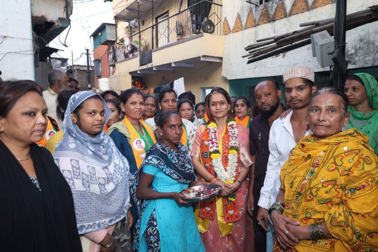 प्रभाग 22 मधील लोहियानगरामध्ये अर्चना पाटील यांच्या पदयात्रेला अभूतपूर्व प्रतिसाद