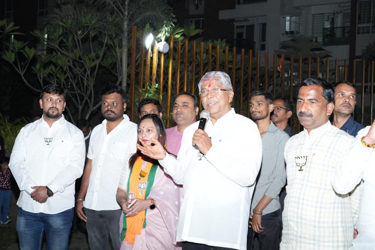 दादा… तुम्ही गरीब मुलींची फी माफ करुन अतिशय उत्तम काम केले; म्हाळुंग्यातील सर्वसामान्य नागरिकांकडून चंद्रकांतदादांचे आभार