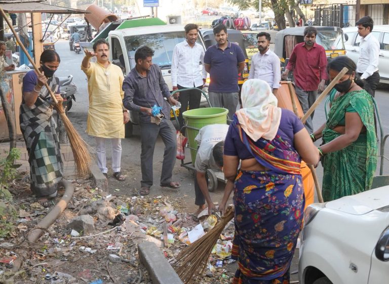 निवडणूक काळातही अविरत स्वच्छता; ‘मिशन स्वच्छ प्रभाग २५’
