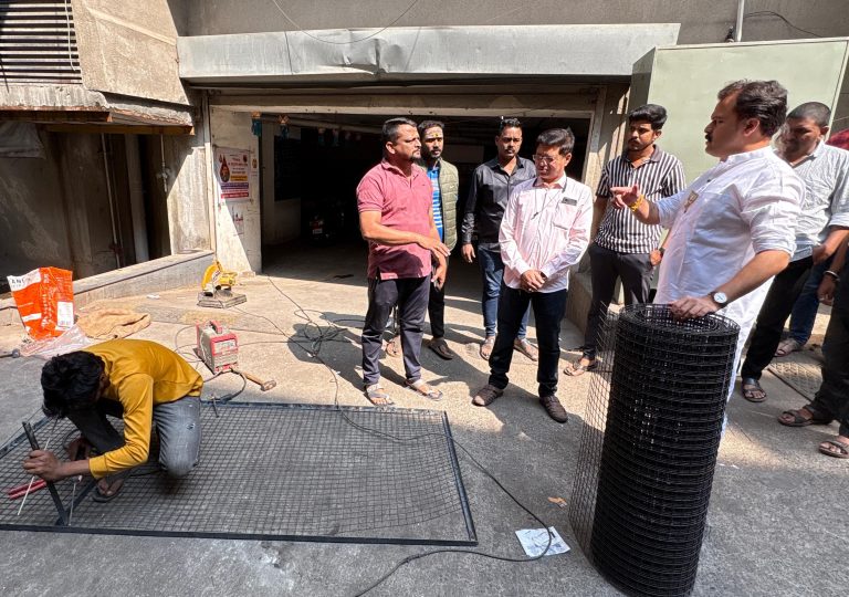 दिलेला शब्द २४ तासात पूर्ण; हिराबाग सोसायटीतील कचऱ्याची समस्या राघवेंद्र बाप्पु मानकर यांनी सोडविली