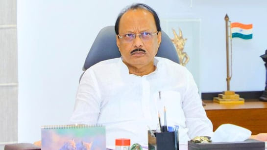 राज्याला मोठा धक्का! विमान अपघातात अजित पवारांचा मृत्यू, विमान जळून खाक