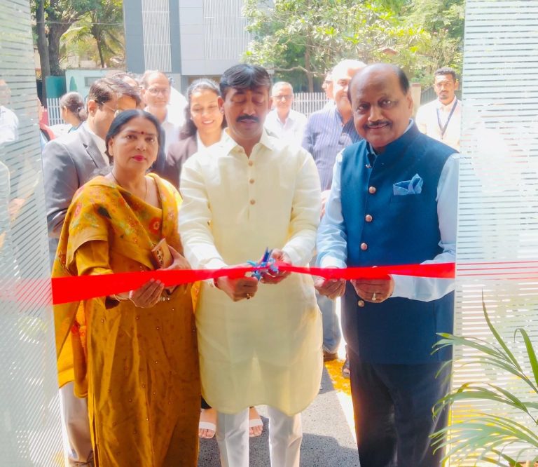 एचडीएफसी बँकेचे पुण्यातील 200 व्या ब्रँचे उदघाटन.