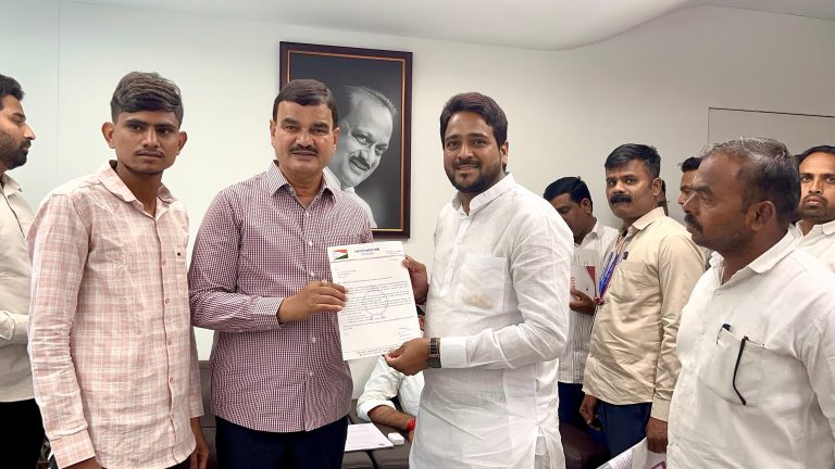 अवकाळी पाऊस व गारपिटीने शेतीचे मोठे नुकसान; शेतकऱ्यांना तातडीने मदत द्या : राष्ट्रवादी काँग्रेस पार्टीचे नेते रोहन सुरवसे पाटील यांची मागणी