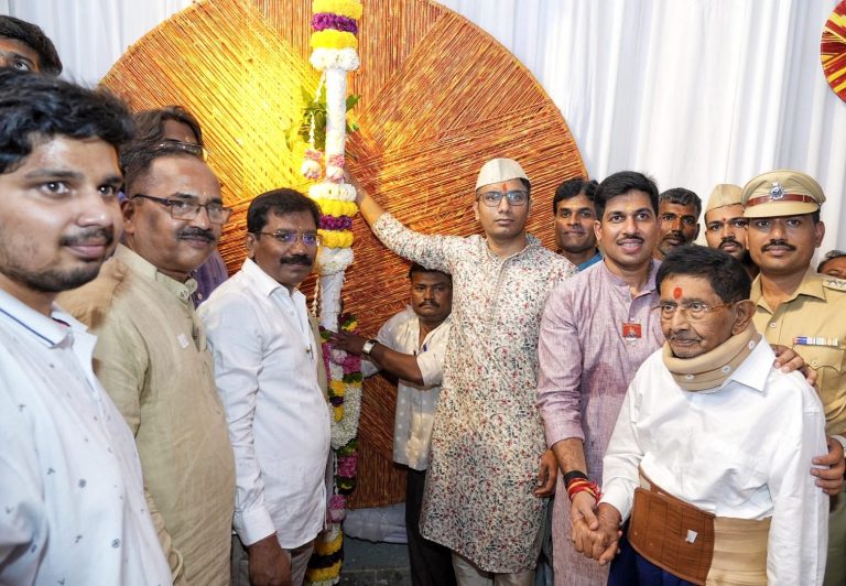 श्रीमंत भाऊसाहेब रंगारी गणपतीच्या १३५ व्या उत्सवाची सुरुवात; श्री गणेश सुवर्णधाम’ देखाव्याचे अनावरण अन् वासा पूजन